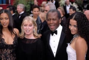 Addio a Sidney Poitier, il primo attore afroamericano a vincere l'Oscar nel 1963