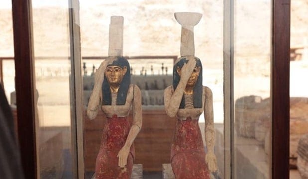 Importante scoperta in Egitto: ritrovati 250 sarcofagi con mummie e 150 statue di bronzo