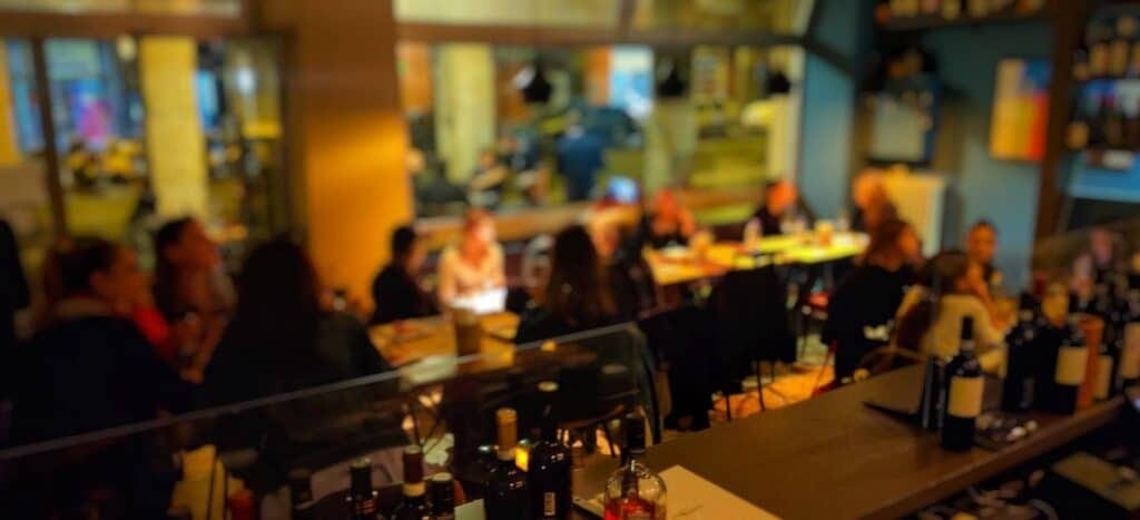 Vinologico, per gli amanti del vino una tappa immancabile tra le enoteche bolognesi