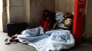 Comune di Milano: 13mila sciarpe ai senzatetto.