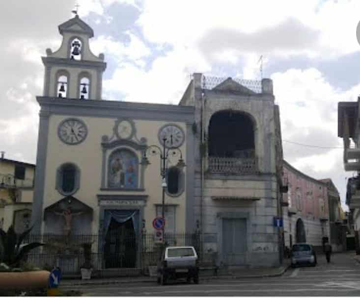 Frattaminore risponde alle bombe con una massiccia manifestazione