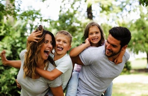 Il compito di un genitore è “far mancare qualcosa”: Perché il “no” è un atto d’amore secondo Crepet