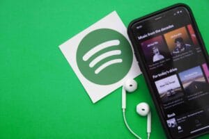 Spotify in bilico fra etica e denaro