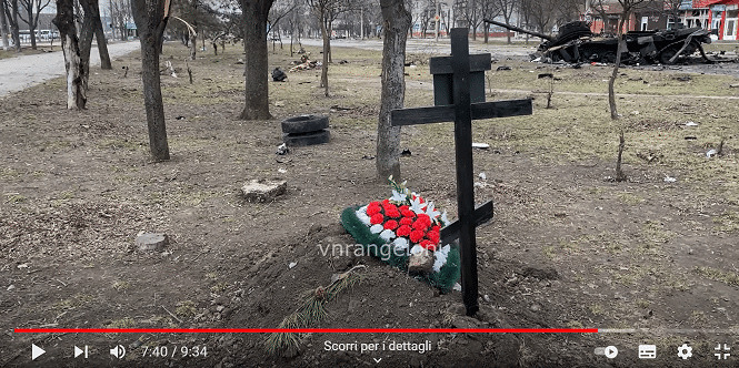 Mariupol, l'esercito ucraino bombarda i suoi cittadini. Le testimonianze