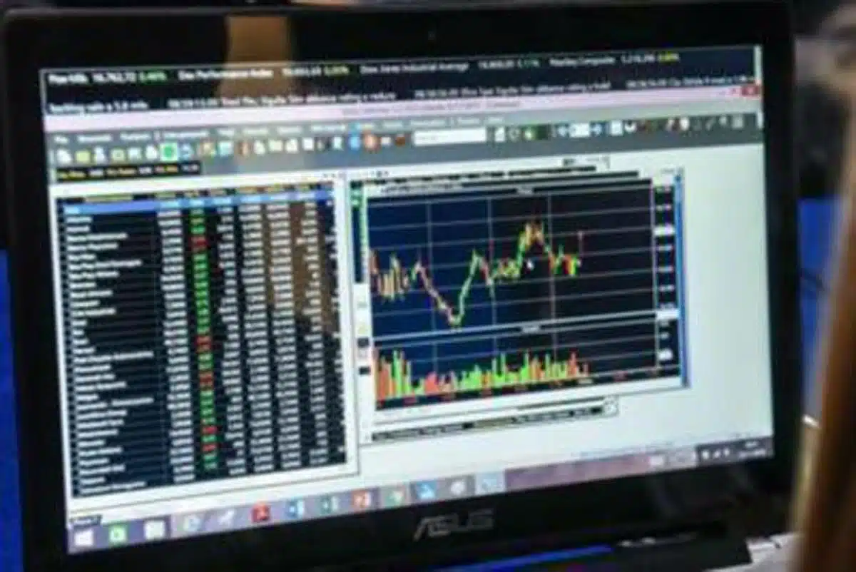 Borsa: tecnologici e petrolio spingono l’Asia, attesa per la Fed