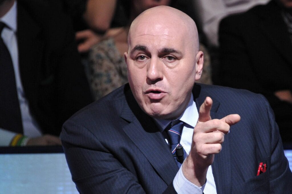 Dubai-Roma, sola andata : Il caso Crosetto e la difesa che non c’è