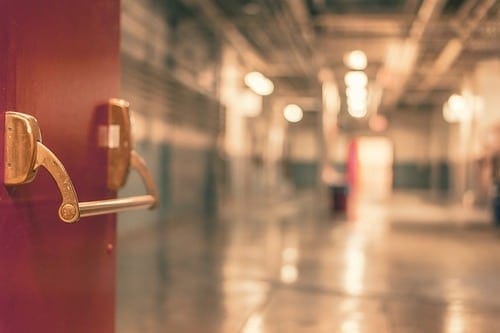 Sempre più aggressioni contro il personale sanitario: a Bologna si sperimenta un gilet di protezione