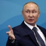 Putin annuncia tregua per la Pasqua Ortodossa: l’appello al cessate il fuoco