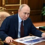 Putin apre all’Europa: “Il conflitto volge al termine, Schroeder sia il mediatore”