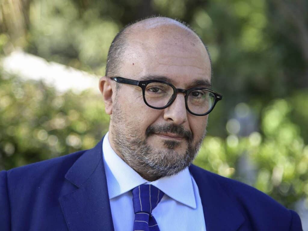 a man in a suit and tie