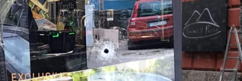 Camorra spietata a Frattamaggiore, spari contro tre pizzerie