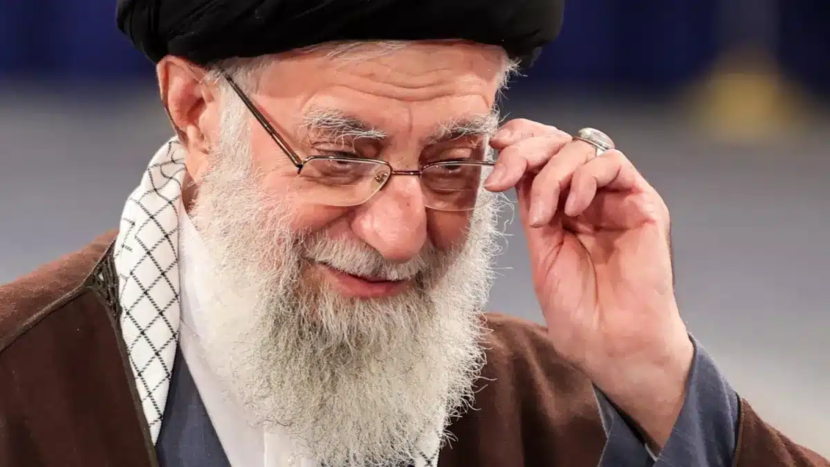 Iran, la TV di Stato conferma la morte di Khamenei: il mondo col fiato sospeso