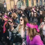 30 Anni di Libertà: Le Donne in Piazza contro il “Passo Indietro” del DDL Buongiorno