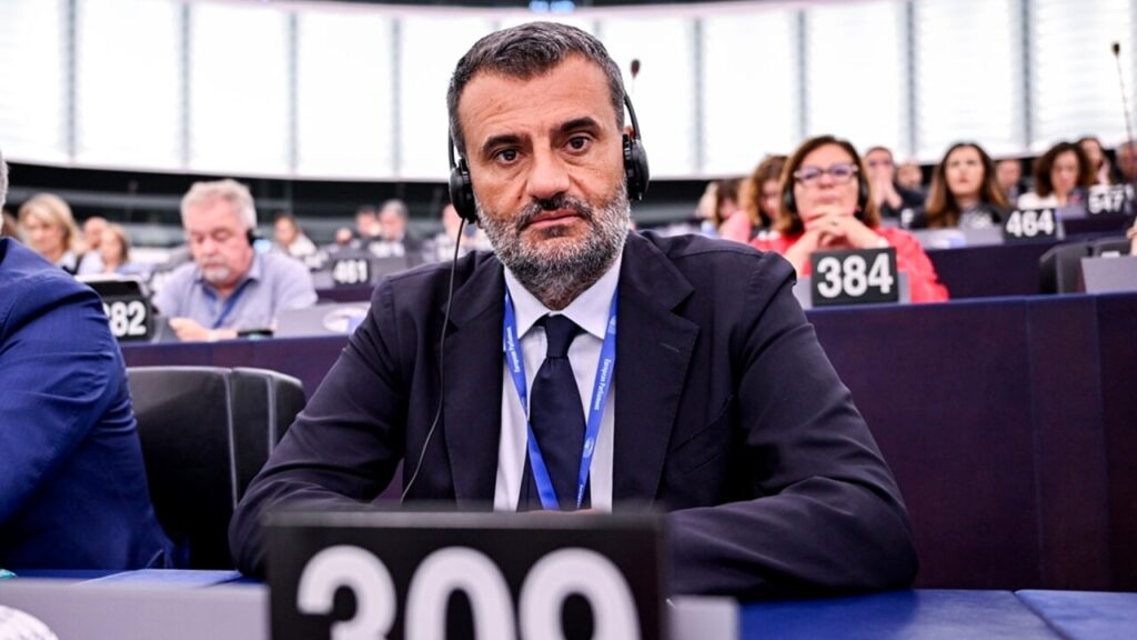 Brindisi, medici chiedono confronto a Decaro e Lobuono sulla sanità.