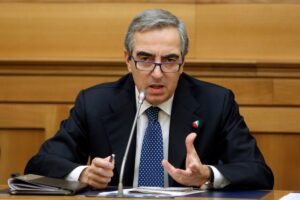 Puglia: Gasparri sostiene Lobuono, “sfidanti per vincere”