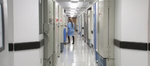 Sanità: aspettativa di vita globale tornata a livelli pre-Covid nel 2023