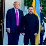 Ucraina, svolta diplomatica a Mar-a-Lago: Zelensky vola da Trump, Mosca accusa l’Europa