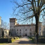 In Italia c’è un posto dove ti sembra di stare a Hogwarts: il caso unico di Grazzano Visconti