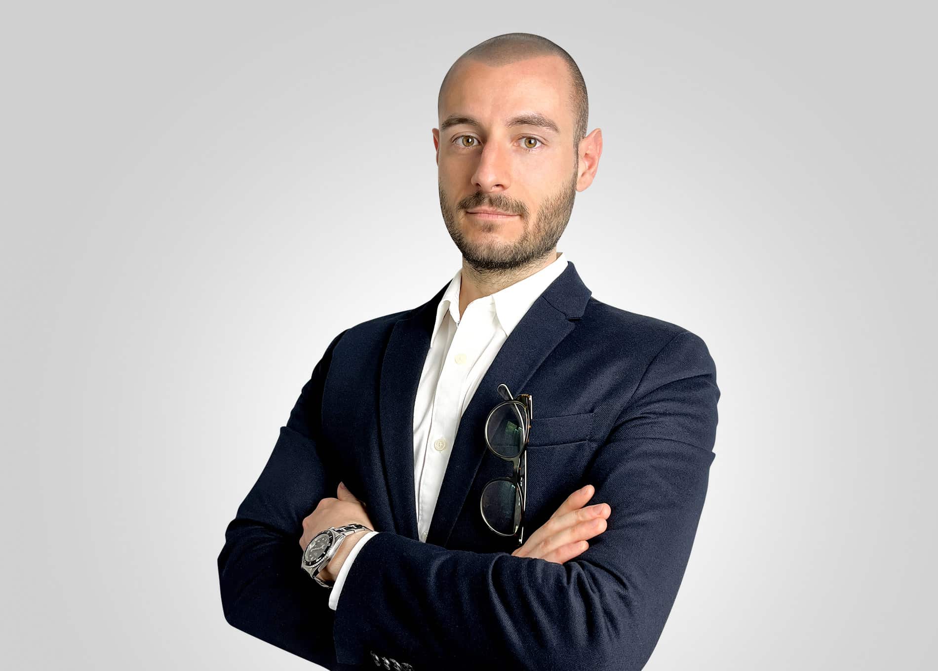 Postura e tech neck:  i piccoli gesti quotidiani per ritrovare leggerezza ed energia secondo il personal trainer Christian Boceda