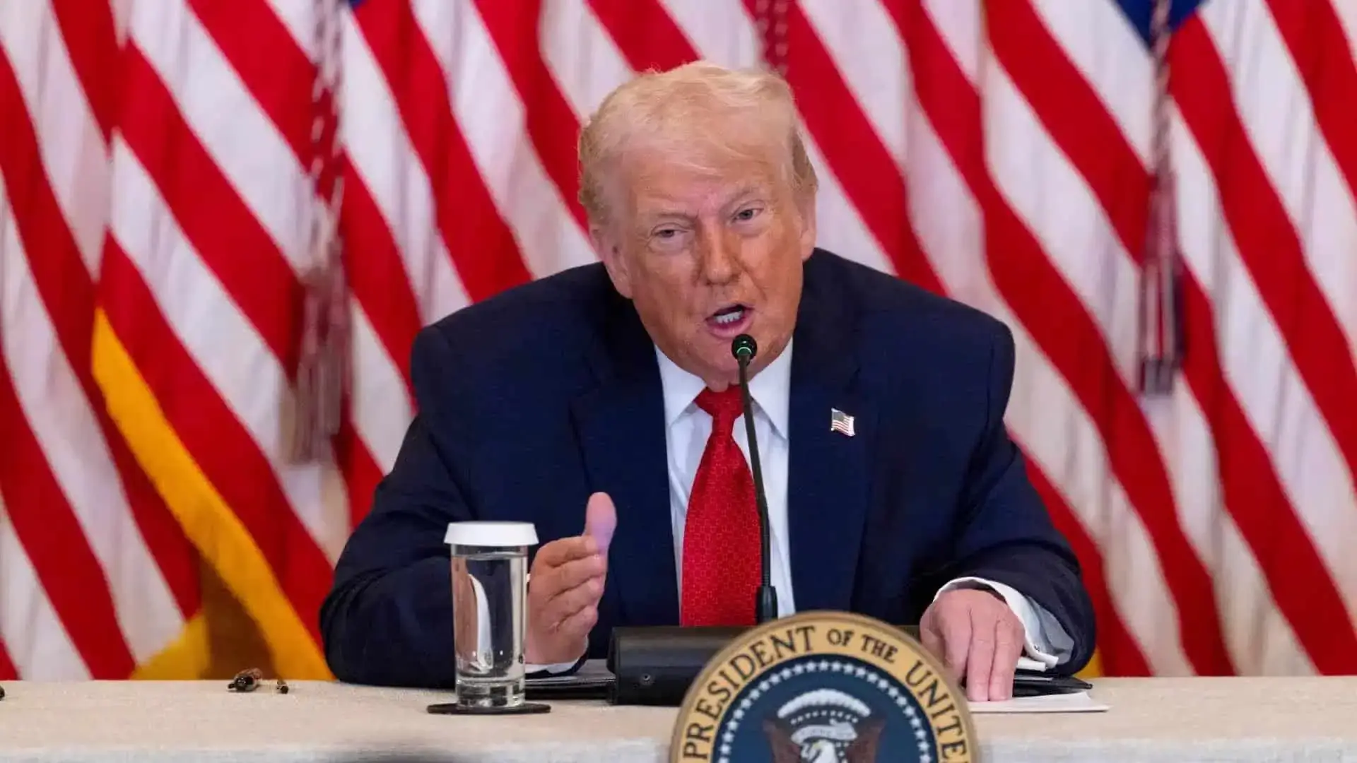 “L’Iran accetti l’accordo o sparirà”: Trump convoca il Pentagono, il mondo trema