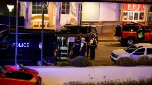 Polizia e emergenza in azione.