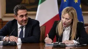 Discussione tra leader politici italiani.