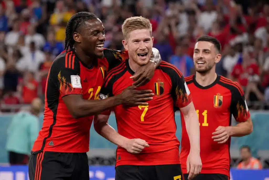 Giocatori del Belgio festeggiano un gol.