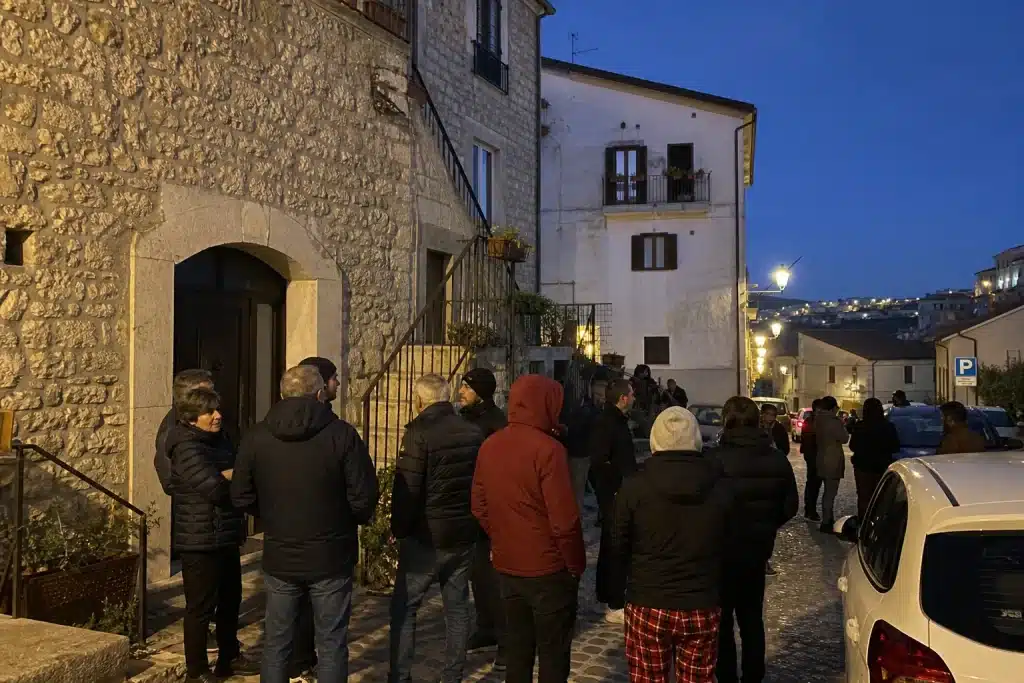 Terremoto in Molise, gente in strada dopo la scossa