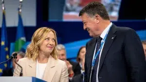 Giorgia Meloni e Pierpaolo Bombardieri al congresso UIL.