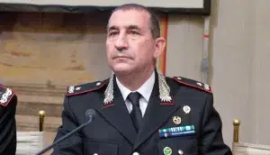 Ufficiale dei Carabinieri in uniforme