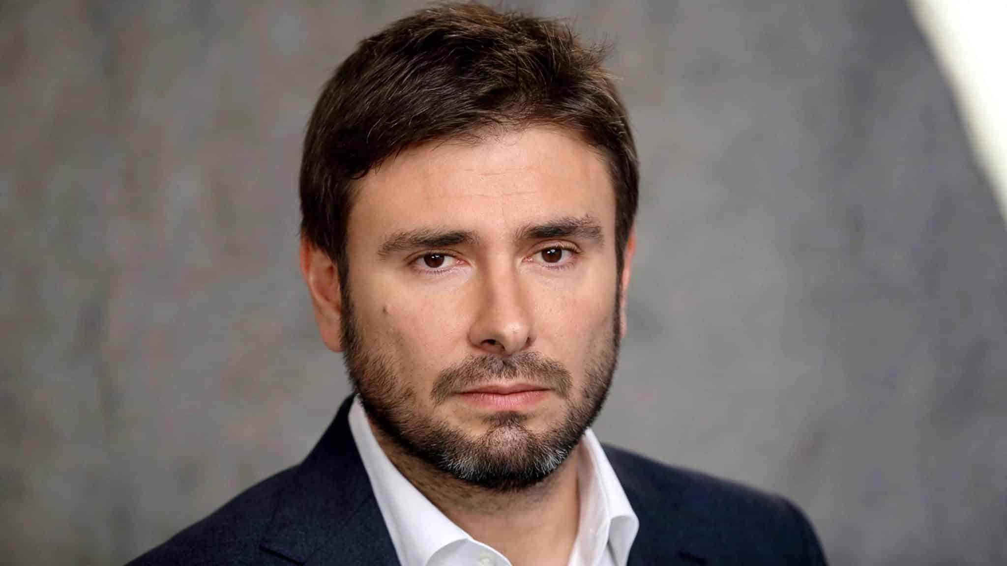 Alessandro Di Battista ricoverato a Cuba, le condizioni dell’ex M5s sarebbero gravi