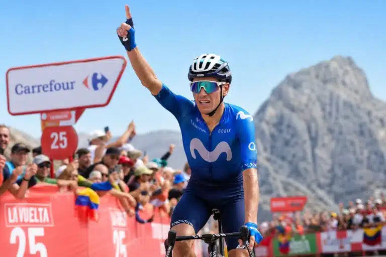 Ciclismo, Enric Mas si prende l’Alto de Aitana. E’ sempre più leader alla Vuelta