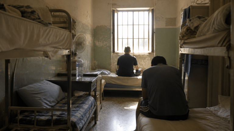 Carceri italiane al limite: sovraffollamento record e caldo oltre i 40 gradi